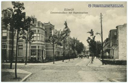 ansichtkaart: Rijswijk ZH, Leeuwendaallaan met Regentesselaan