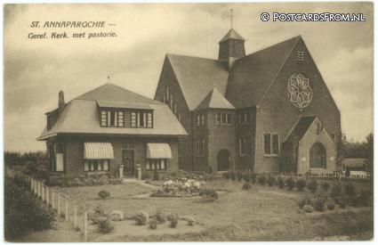 ansichtkaart: Sint Annaparochie, Geref. Kerk met pastorie
