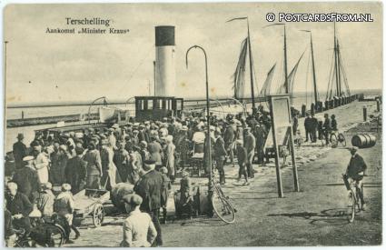 ansichtkaart: Terschelling, Aankomst 'Minister Kraus'