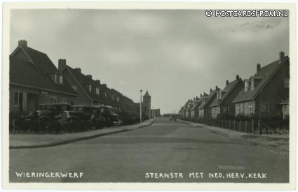 ansichtkaart: Wieringerwerf, Sternstraat met Ned. Herv. Kerk