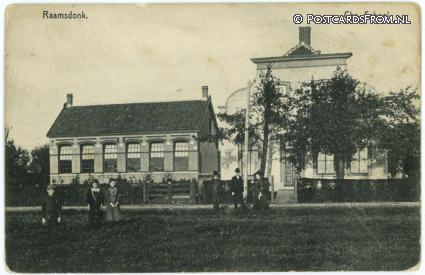 ansichtkaart: Raamsdonk, Chr. School