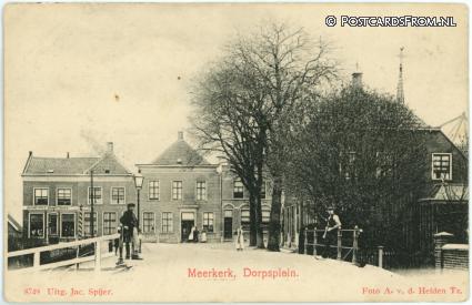 ansichtkaart: Meerkerk, Dorpsplein