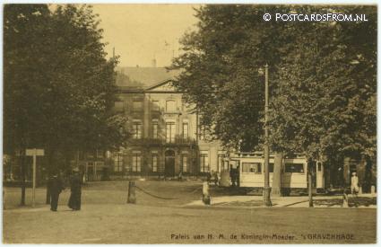 ansichtkaart: 's-Gravenhage, Paleis van H.M. de Koningin-Moeder