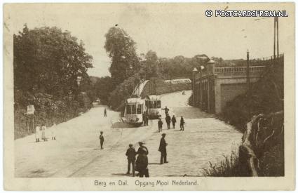 ansichtkaart: Beek-Ubbergen, Opgang Mooi Nederland