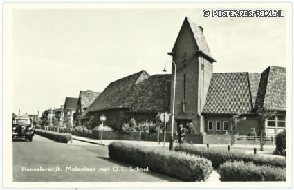 ansichtkaart: Honselersdijk, Molenlaan met O.L. School