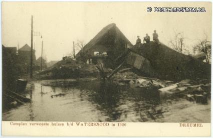 ansichtkaart: Dreumel, Complex verwoeste huizen b.d. Watersnood in 1926