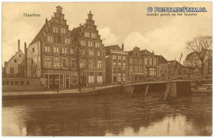 ansichtkaart: Haarlem, Antieke gevels op het Spaarne