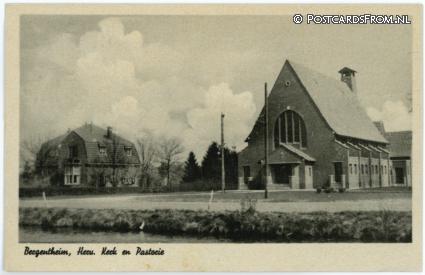 ansichtkaart: Bergentheim, Herv. Kerk en Pastorie
