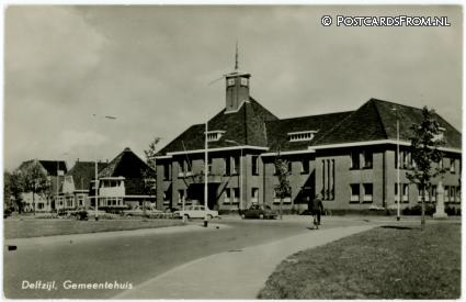 ansichtkaart: Delfzijl, Gemeentehuis