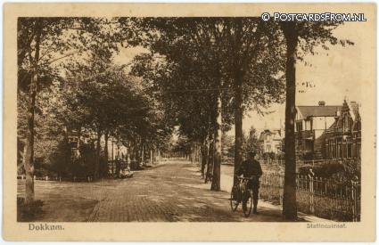 ansichtkaart: Dokkum, Stationstraat