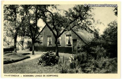 ansichtkaart: Maartensdijk, Boerderij langs de Dorpsweg