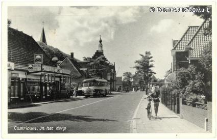 ansichtkaart: Castricum, In het dorp