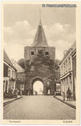 Elburg, Vischpoort. Handel in Brandstoffen 'E.W. Vinke' ansichtkaart: Elburg, Vischpoort. Handel in Brandstoffen 'E.W. Vinke'