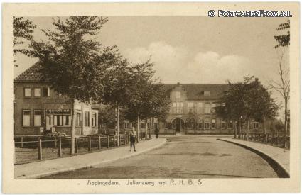 Appingedam, Julianaweg met R.H.B.S. ansichtkaart: Appingedam, Julianaweg met R.H.B.S.