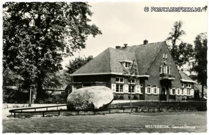 ansichtkaart: Westerbork, Gemeentehuis
