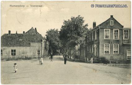 ansichtkaart: Numansdorp, Voorstraat