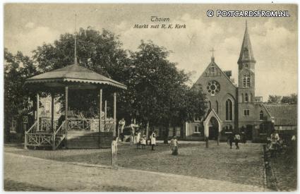 ansichtkaart: Tholen, Markt met R.K. Kerk