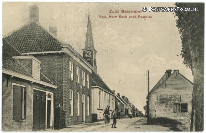 ansichtkaart: Zuid-Beijerland, Ned. Herv. Kerk met Pastorie