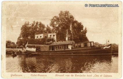 ansichtkaart: Giethoorn, Afvaart Zwolsche boot 'Ora et Labora' - Hotel Prinsen