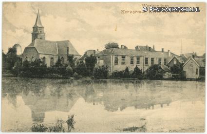 Werkendam, Hervormde Kerk en School ansichtkaart: Werkendam, Hervormde Kerk en School