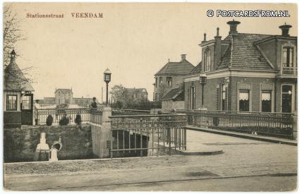 ansichtkaart: Veendam, Stationsstraat