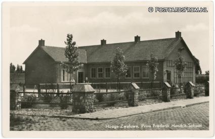 ansichtkaart: Hooge Zwaluwe, Prins Frederik Hendrik-School