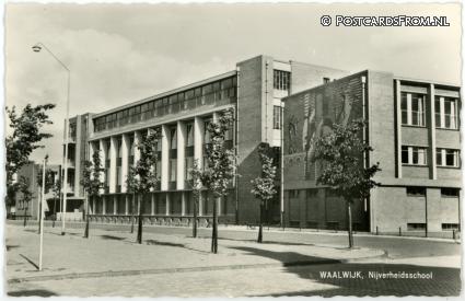ansichtkaart: Waalwijk, Nijverheidsschool