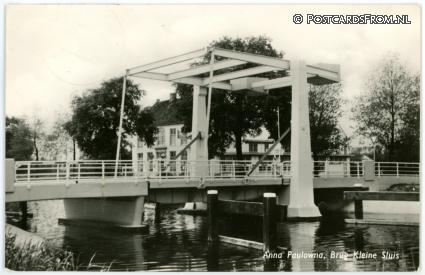 ansichtkaart: Anna Paulowna, Brug Kleine Sluis
